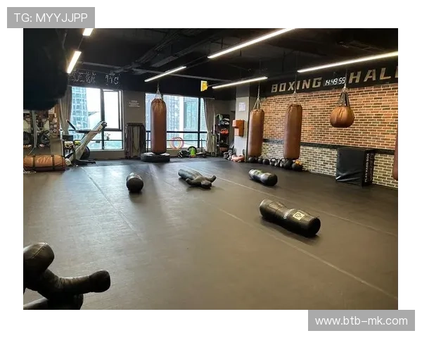 魏德曼拳击首秀告负 近年MMA战绩不尽人意影响转换 魏德曼拳击首秀告负 近年MMA战绩不尽人意影响转换